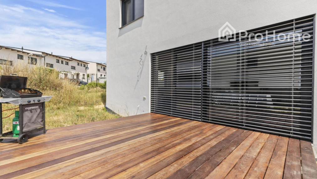 Elegantný skolaudovaný rodinný dom v súkromnej ulici v Stupave