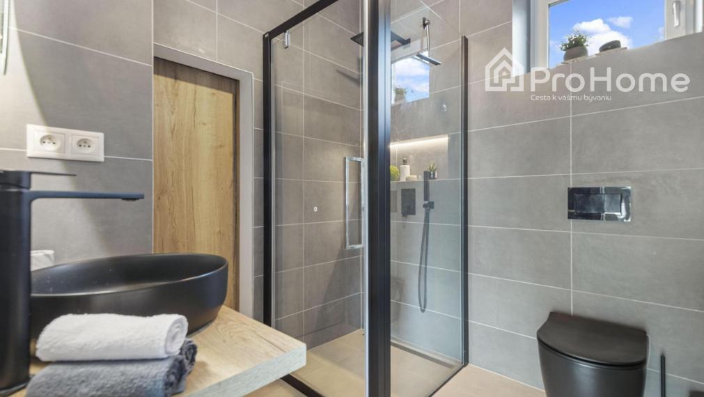 Elegantný skolaudovaný rodinný dom v súkromnej ulici v Stupave