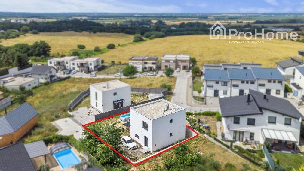 Elegantný skolaudovaný rodinný dom v súkromnej ulici v Stupave