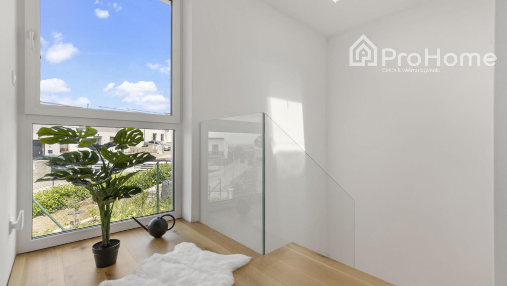 Elegantný skolaudovaný rodinný dom v súkromnej ulici v Stupave