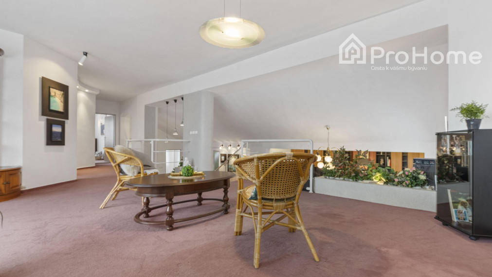 Priestranný a vzdušný rodinný dom vo Veľkej Pake