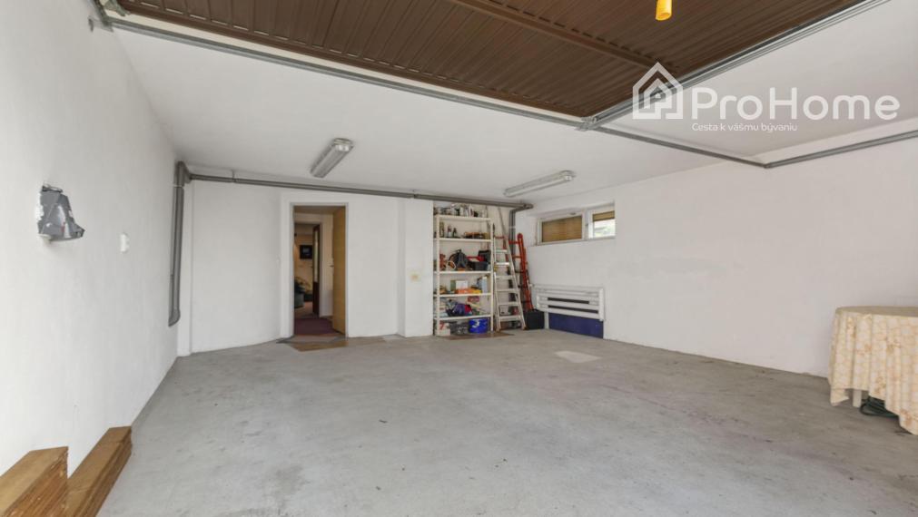 Priestranný a vzdušný rodinný dom vo Veľkej Pake