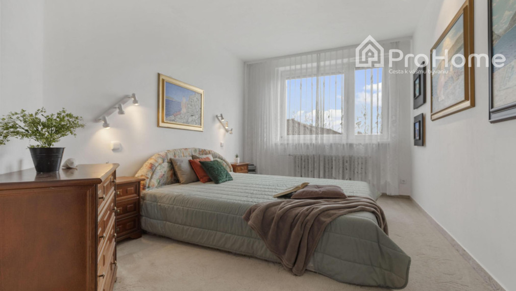 Priestranný a vzdušný rodinný dom vo Veľkej Pake