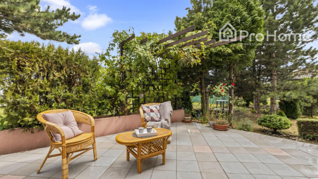 Priestranný a vzdušný rodinný dom vo Veľkej Pake