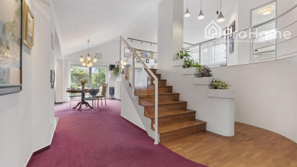 Priestranný a vzdušný rodinný dom vo Veľkej Pake