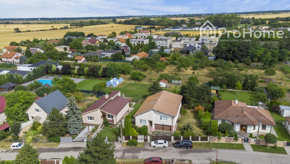 Priestranný a vzdušný rodinný dom vo Veľkej Pake