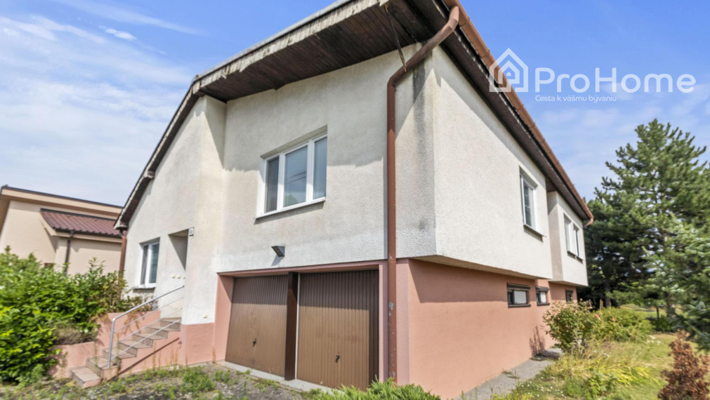 Priestranný a vzdušný rodinný dom vo Veľkej Pake