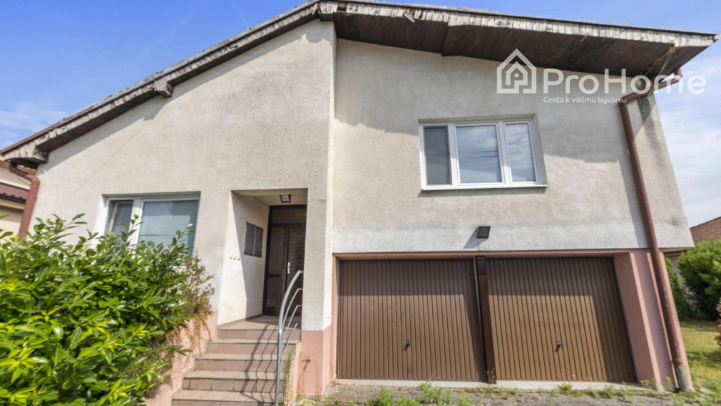 Priestranný a vzdušný rodinný dom vo Veľkej Pake