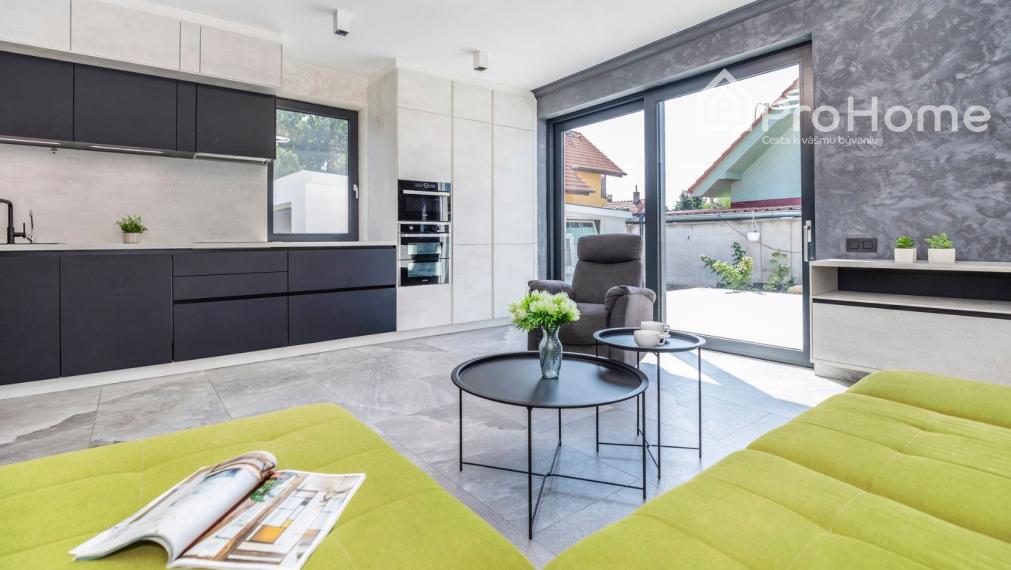 Moderný rodinný dom s nízkymi nákladmi v pokojnom prostredí Senca