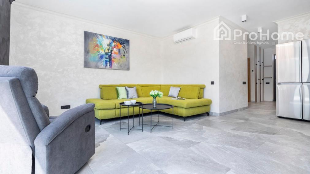 Moderný rodinný dom s nízkymi nákladmi v pokojnom prostredí Senca