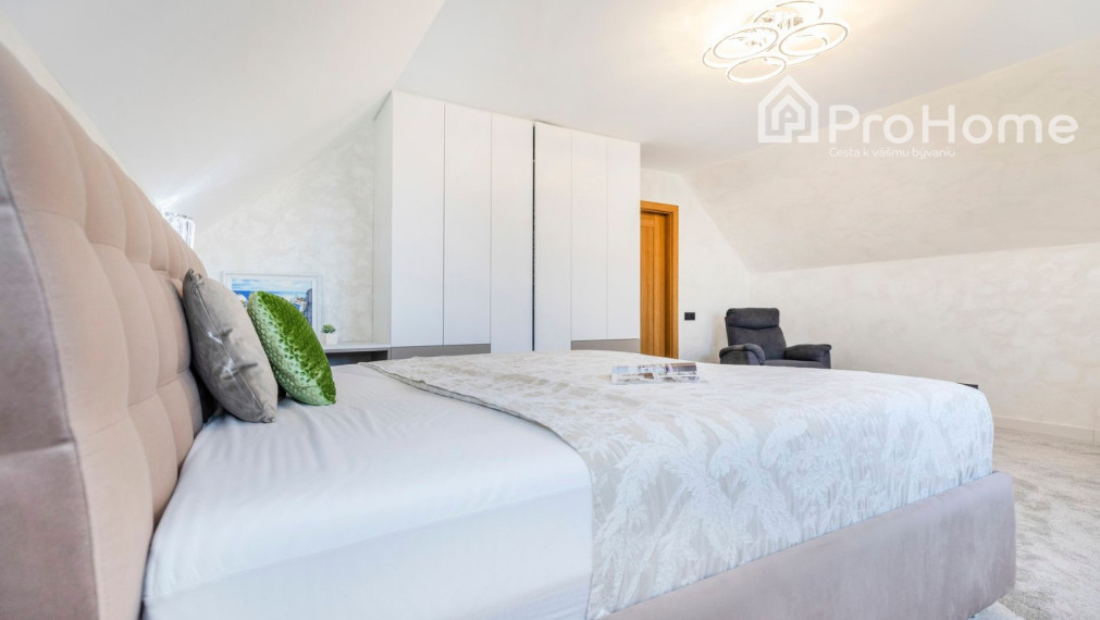 Moderný rodinný dom s nízkymi nákladmi v pokojnom prostredí Senca