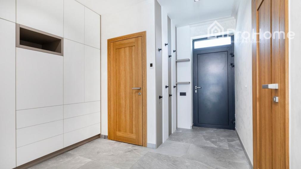 Moderný rodinný dom s nízkymi nákladmi v pokojnom prostredí Senca