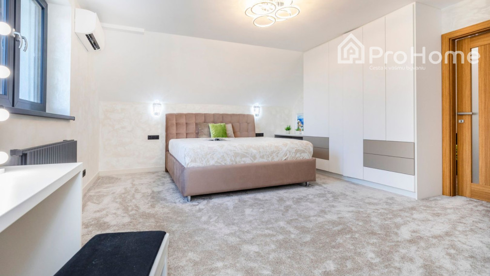 Moderný rodinný dom s nízkymi nákladmi v pokojnom prostredí Senca