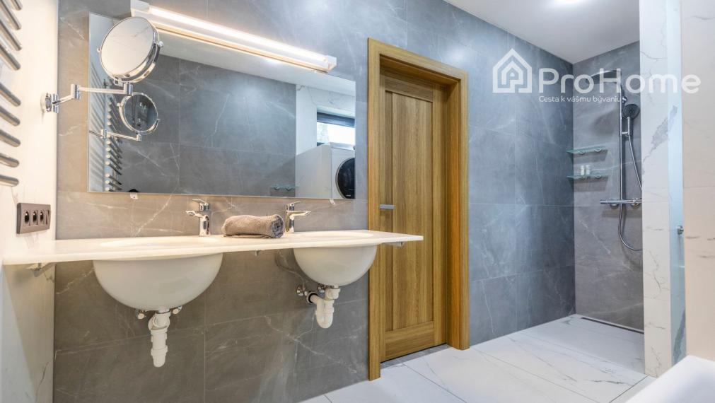 Moderný rodinný dom s nízkymi nákladmi v pokojnom prostredí Senca