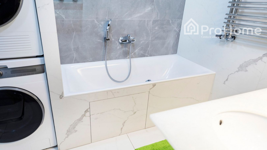 Moderný rodinný dom s nízkymi nákladmi v pokojnom prostredí Senca