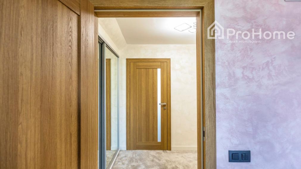 Moderný rodinný dom s nízkymi nákladmi v pokojnom prostredí Senca