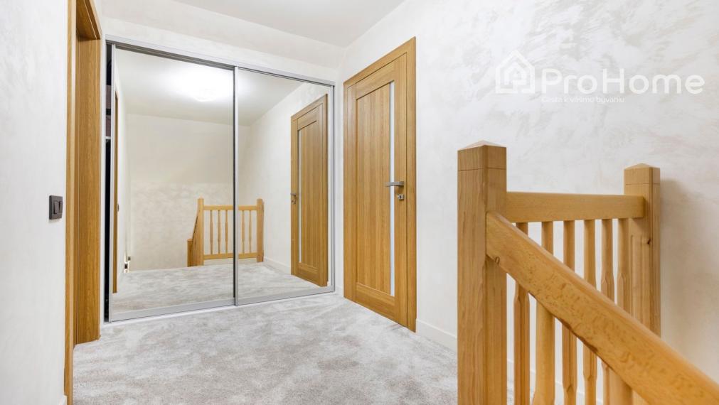 Moderný rodinný dom s nízkymi nákladmi v pokojnom prostredí Senca