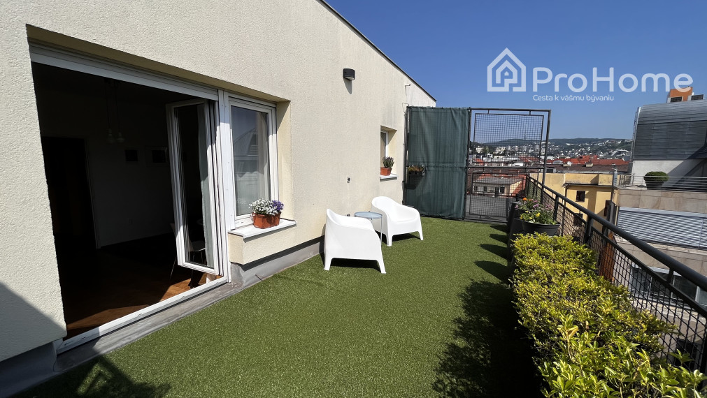 Strešný staromestský byt s terasou, na Panenskej ulici