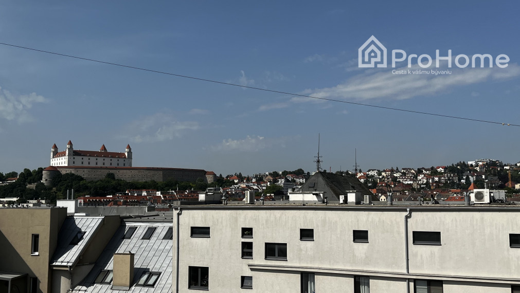 Strešný staromestský byt s terasou, na Panenskej ulici