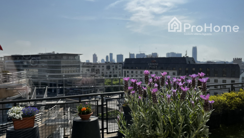 Strešný staromestský byt s terasou, na Panenskej ulici