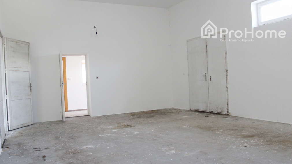 Komerčný objekt s dvoma 3i bytmi NA PREDAJ v PK, Myslenická