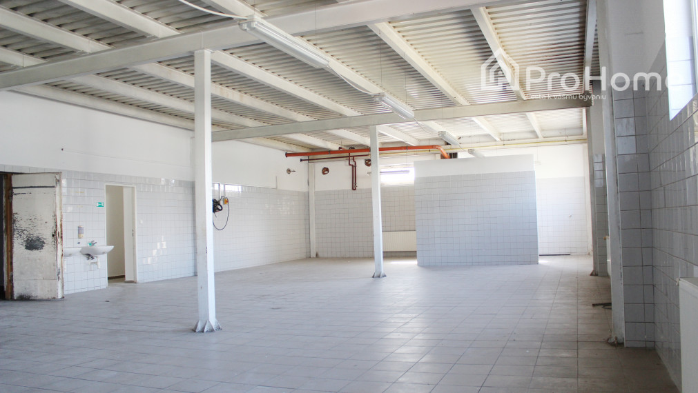 Komerčný objekt s dvoma 3i bytmi NA PREDAJ v PK, Myslenická