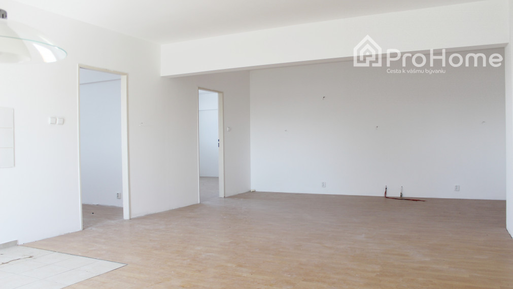 Komerčný objekt s dvoma 3i bytmi NA PREDAJ v PK, Myslenická