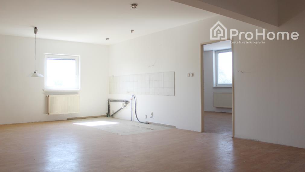 Komerčný objekt s dvoma 3i bytmi NA PREDAJ v PK, Myslenická