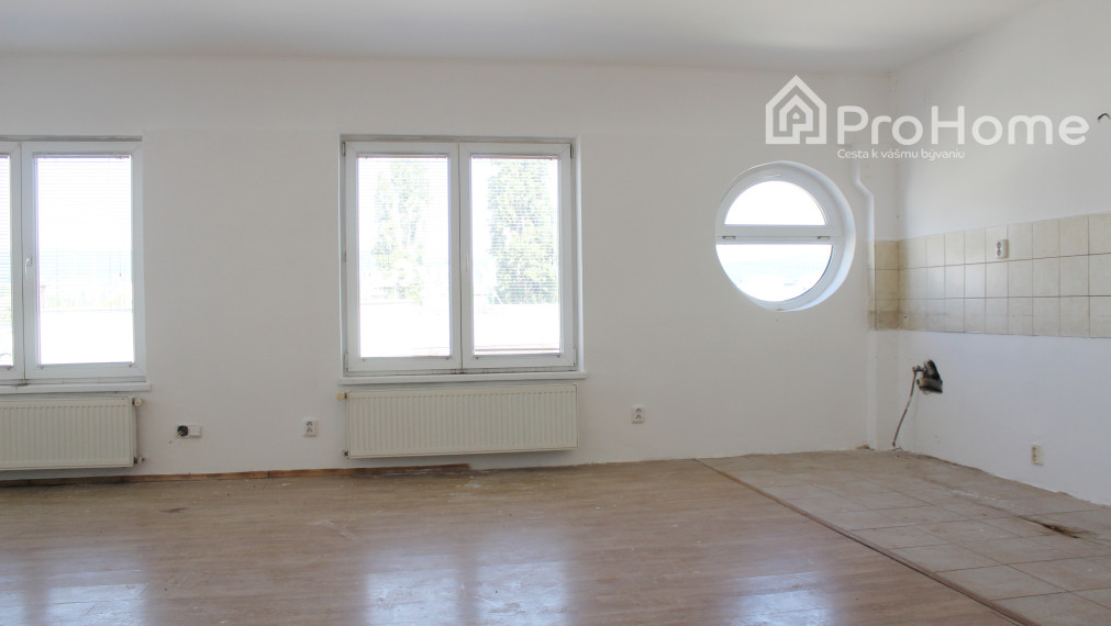 Komerčný objekt s dvoma 3i bytmi NA PREDAJ v PK, Myslenická