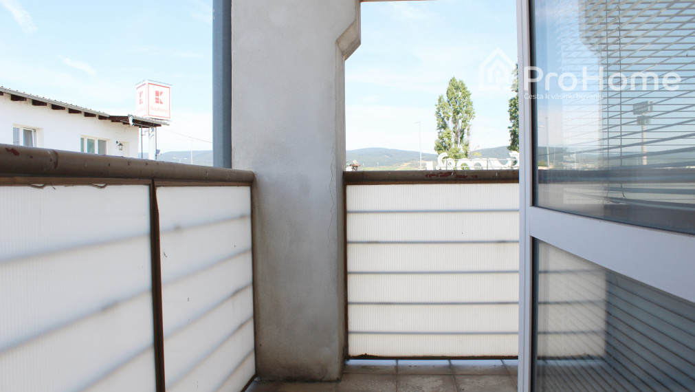 Komerčný objekt s dvoma 3i bytmi NA PREDAJ v PK, Myslenická