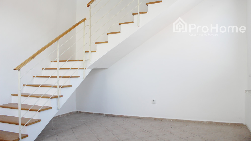 Komerčný objekt s dvoma 3i bytmi NA PREDAJ v PK, Myslenická