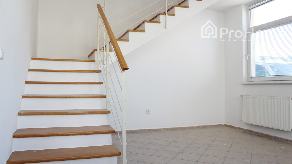 Komerčný objekt s dvoma 3i bytmi NA PREDAJ v PK, Myslenická