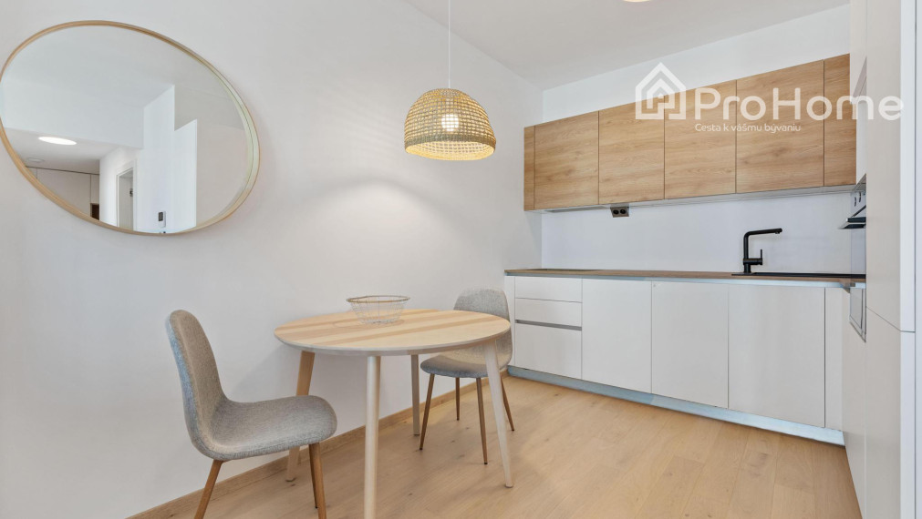 PLNE VYBAVENÝ 2i byt v EUROVEA Tower NA PRENÁJOM