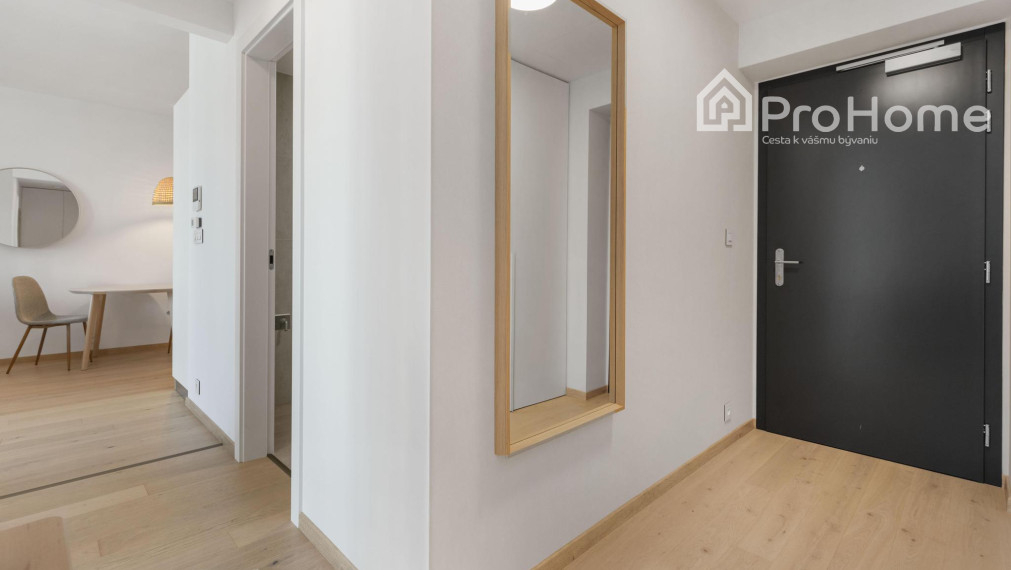 PLNE VYBAVENÝ 2i byt v EUROVEA Tower NA PRENÁJOM