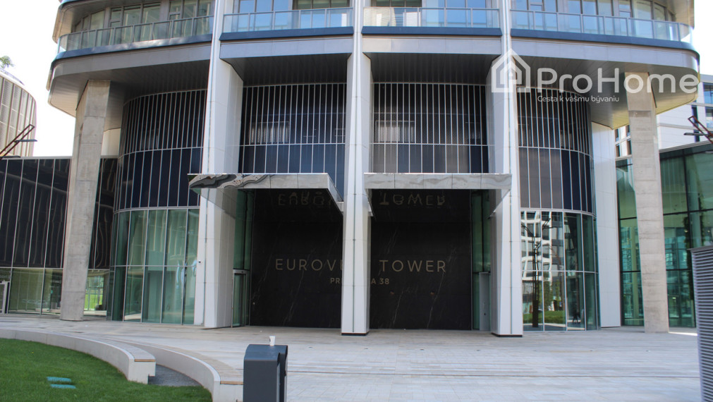 PLNE VYBAVENÝ 2i byt v EUROVEA Tower NA PRENÁJOM