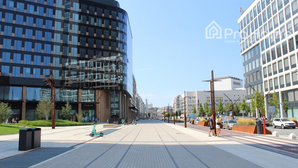 PLNE VYBAVENÝ 2i byt v EUROVEA Tower NA PRENÁJOM