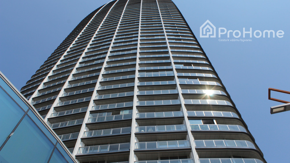 PLNE VYBAVENÝ 2i byt v EUROVEA Tower NA PRENÁJOM