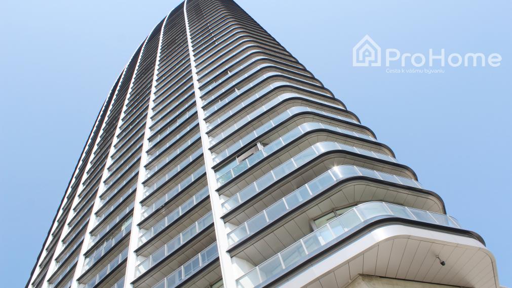 PLNE VYBAVENÝ 2i byt v EUROVEA Tower NA PRENÁJOM