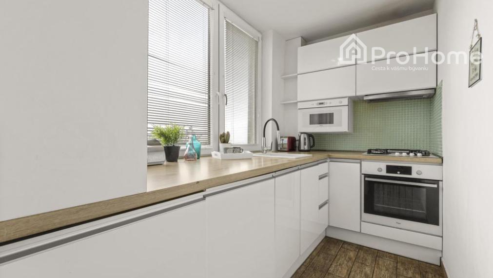 REZERVOVANÉ - 3 izbový byt s veľkou loggiou na Kramároch