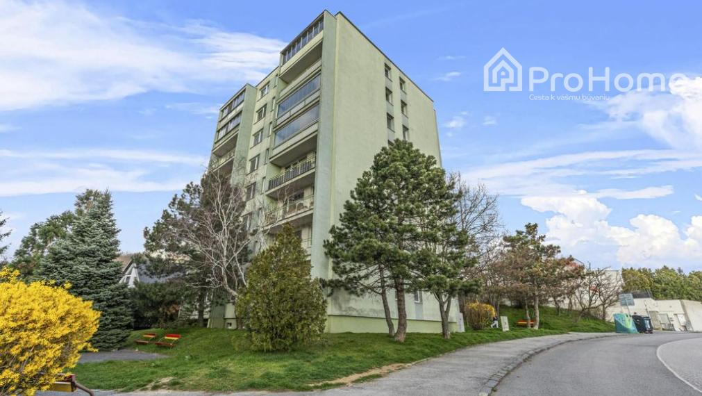 REZERVOVANÉ - 3 izbový byt s veľkou loggiou na Kramároch