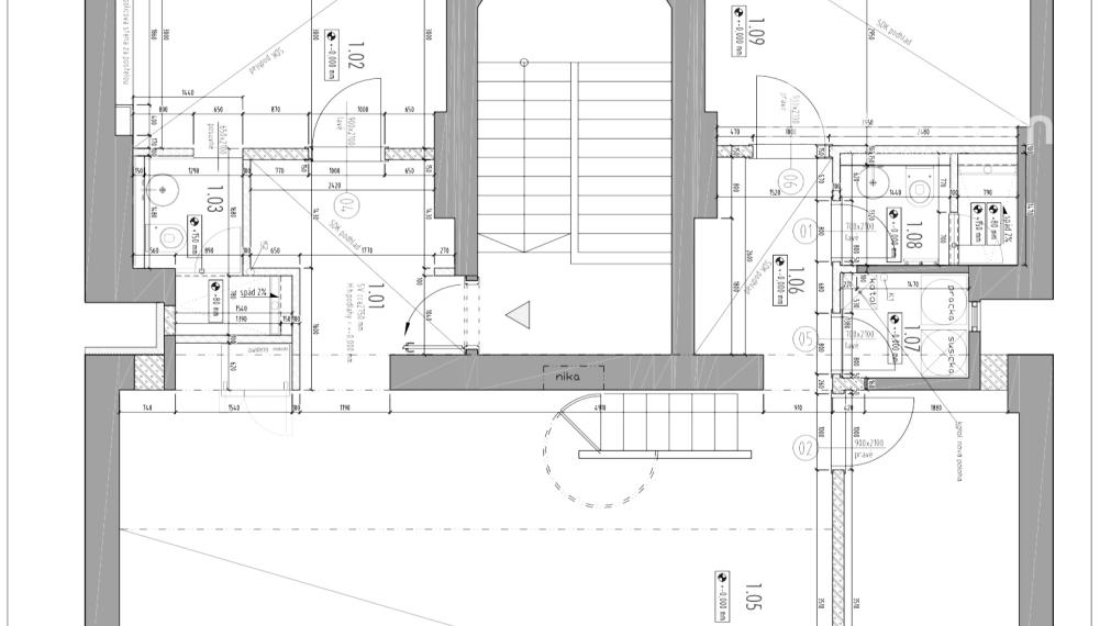 Unikátny 140 m² 4-izbový mezonet s terasou a výhľadom na downtown