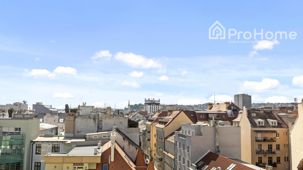 Unikátny 140 m² 4-izbový mezonet s terasou a výhľadom na downtown