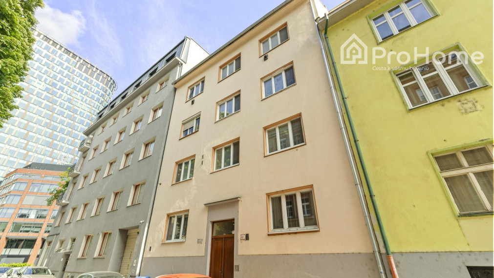 Unikátny 140 m² 4-izbový mezonet s terasou a výhľadom na downtown