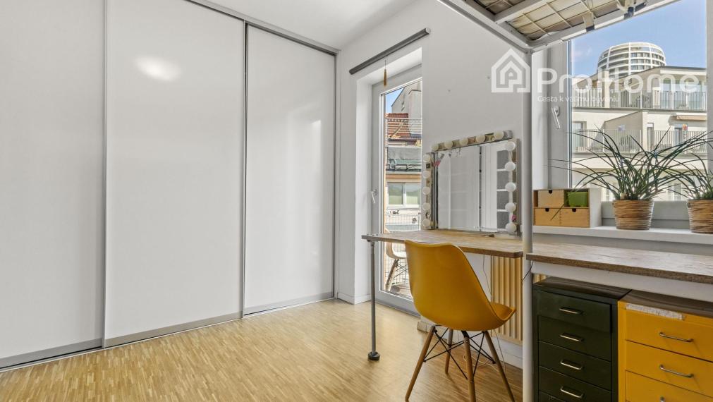 Unikátny 140 m² 4-izbový mezonet s terasou a výhľadom na downtown