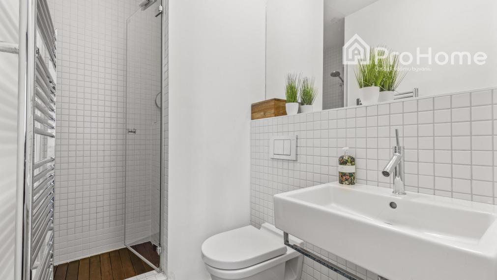 Unikátny 140 m² 4-izbový mezonet s terasou a výhľadom na downtown