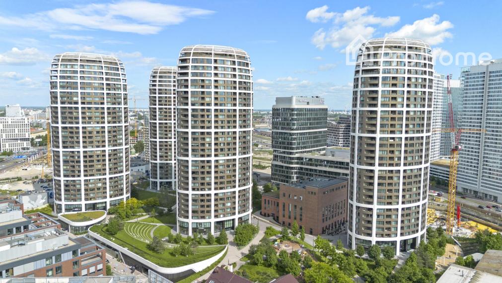 Unikátny 140 m² 4-izbový mezonet s terasou a výhľadom na downtown