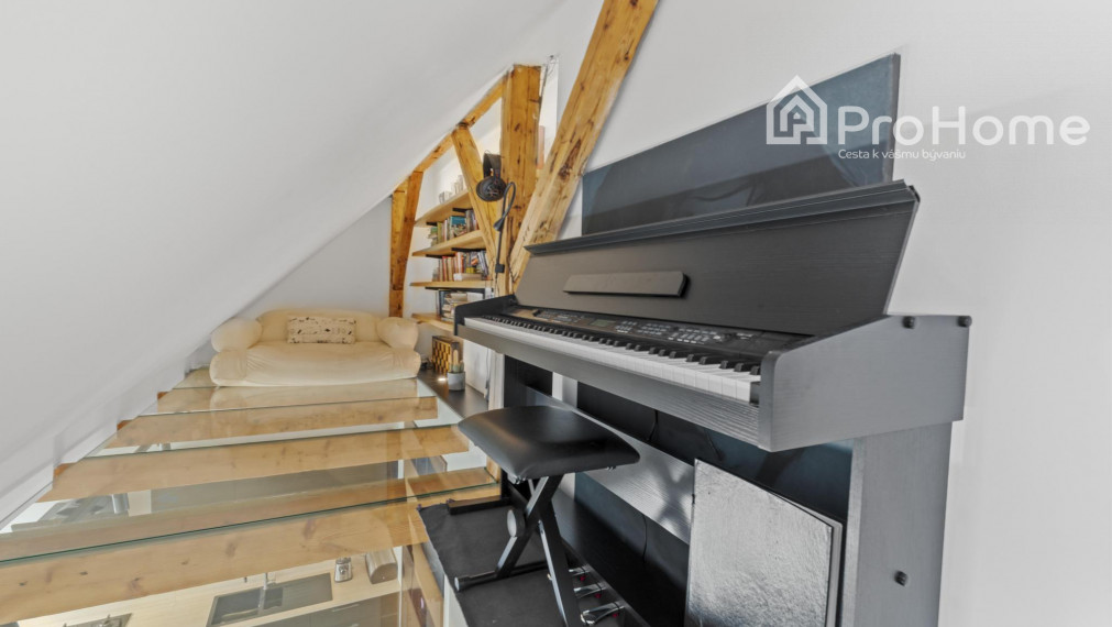 Unikátny 140 m² 4-izbový mezonet s terasou a výhľadom na downtown