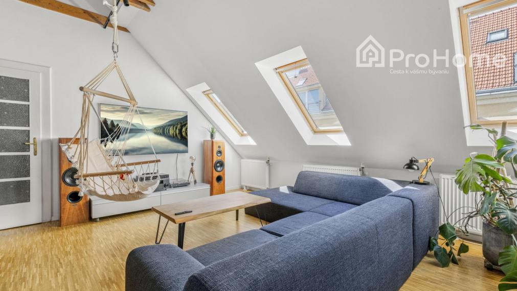 Unikátny 140 m² 4-izbový mezonet s terasou a výhľadom na downtown