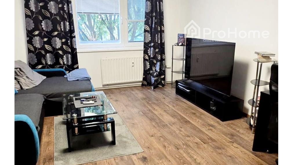 3 samostatné izby+kuchyňa s jedálňou–Petržalka, Andrusovova