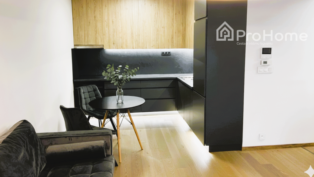 EUROVEA TOWER | 2-izbový byt, 32. poschodie, parkovanie